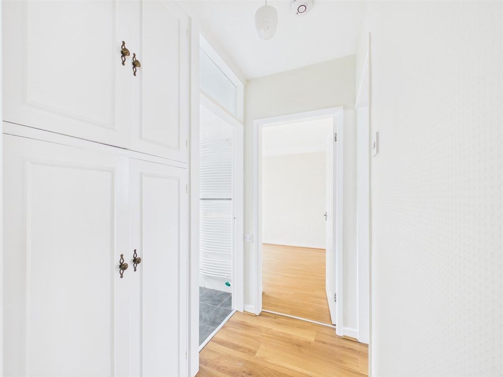 Property photo 3 of 17 Cam03604G0-Pr0251-Still012.Jpg