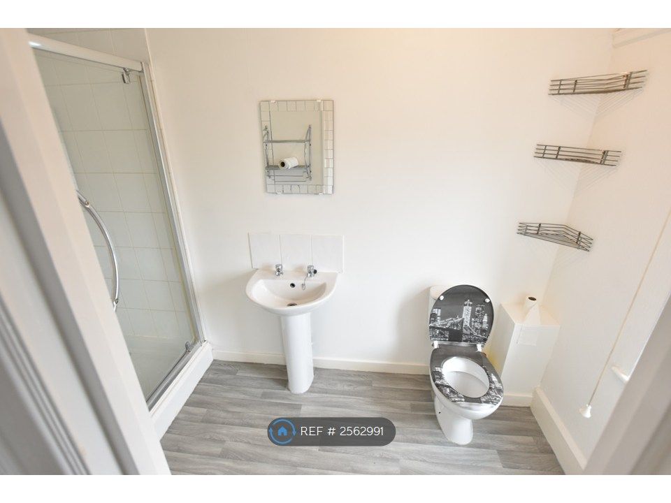 Property photo 3 of 3