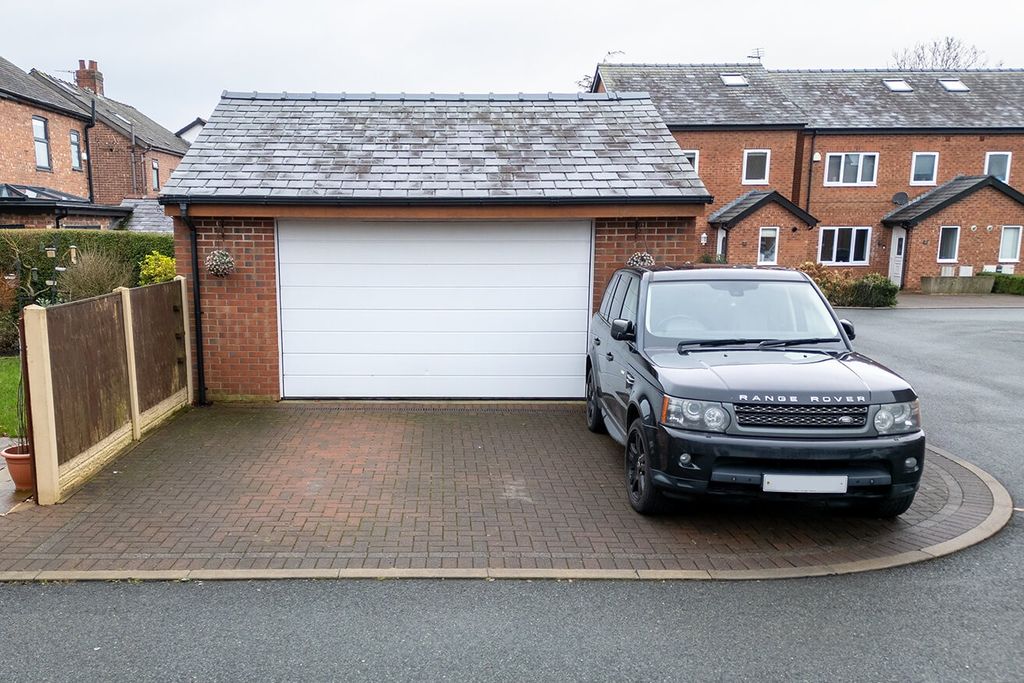 Property photo 3 of 29 4829438