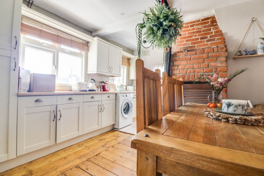 Property photo 2 of 13 Picture No. 24