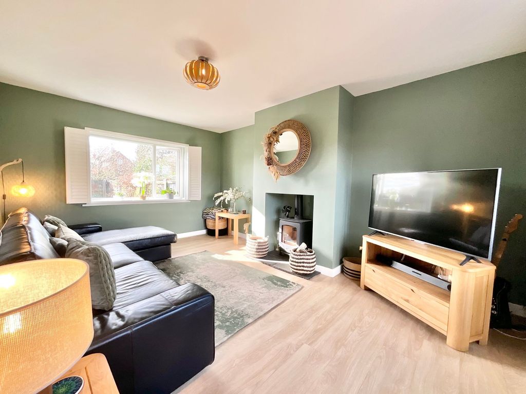 Property photo 2 of 28