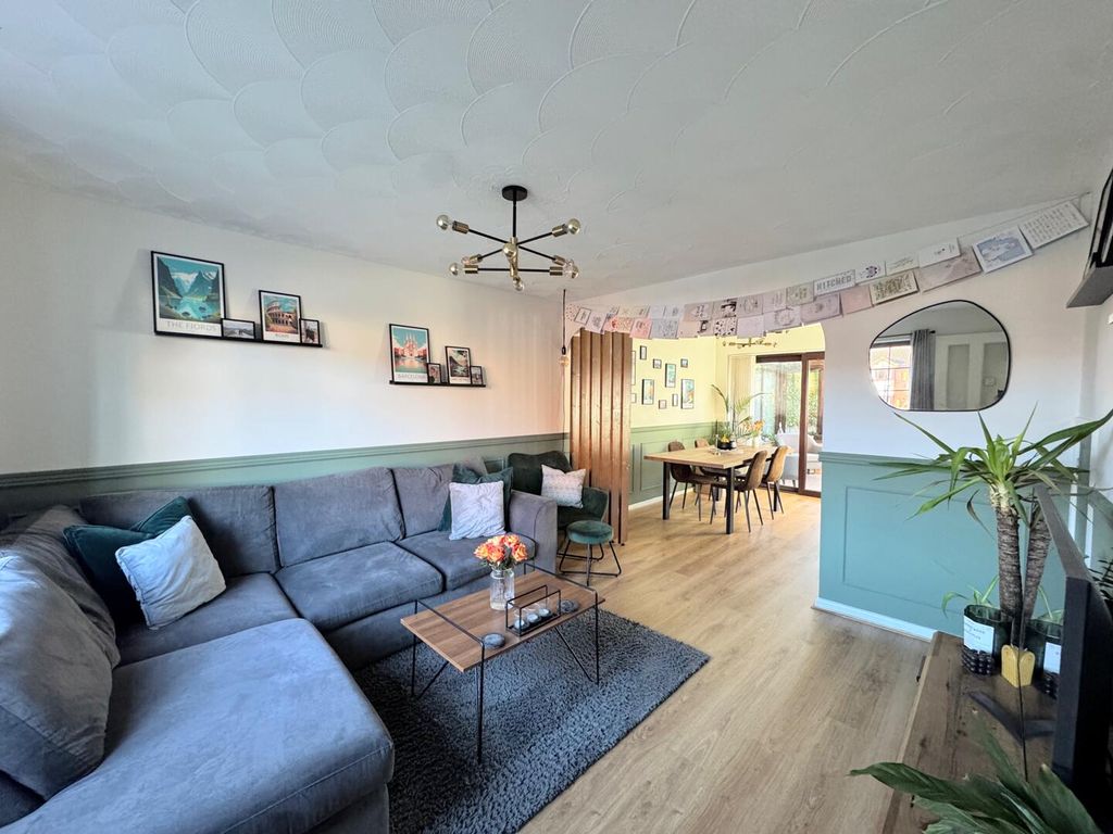 Property photo 3 of 13 Living Room