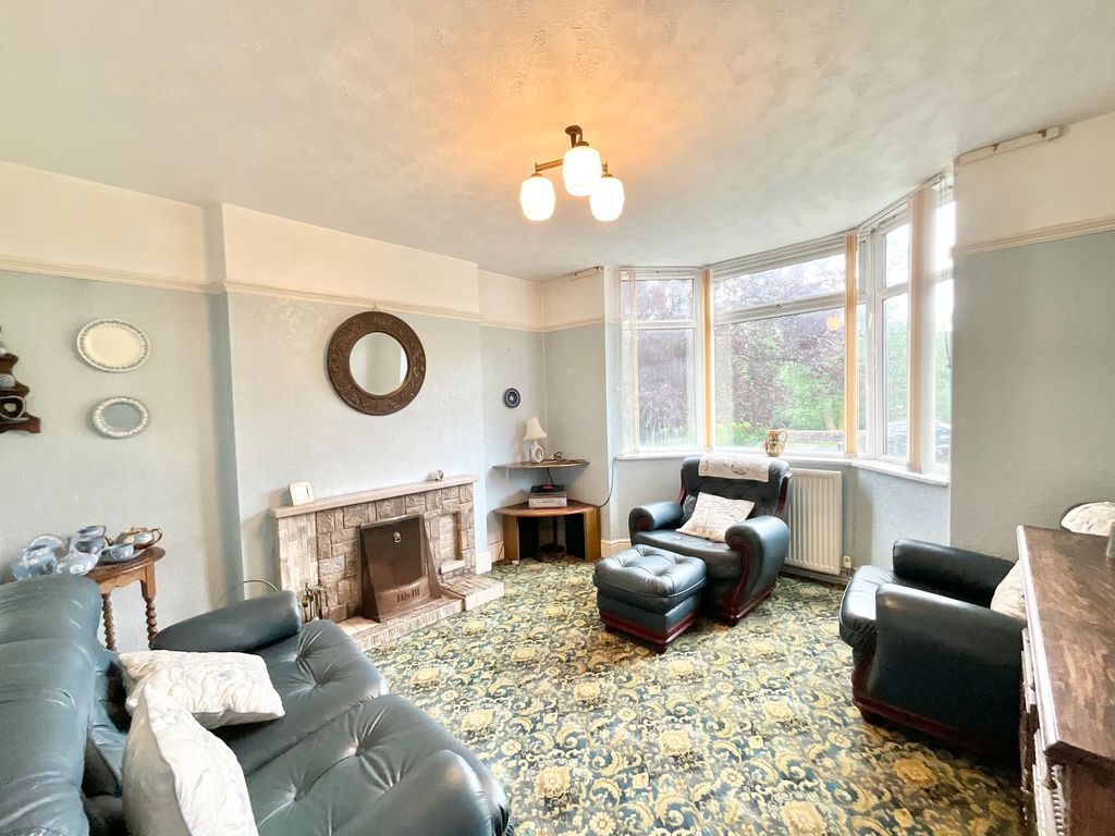 Property photo 2 of 32