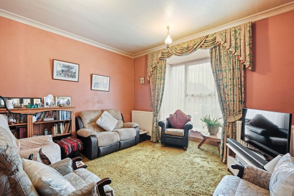 Property photo 3 of 14