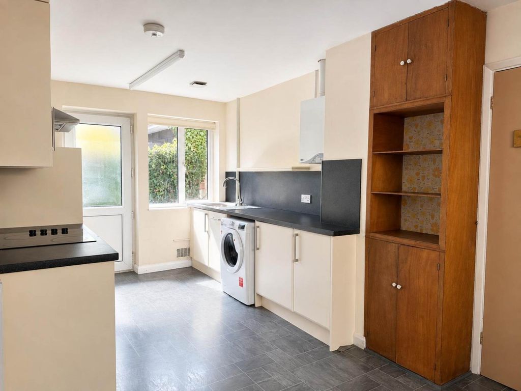 Property photo 3 of 23