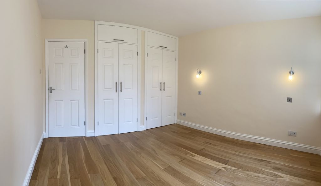 Property photo 3 of 8 Gallery