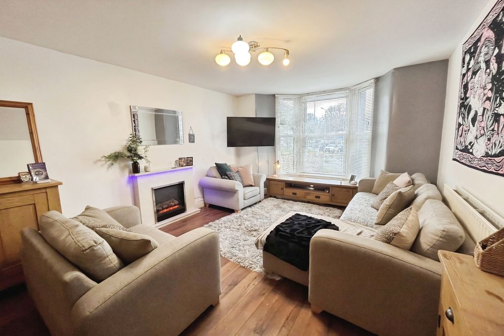 Property photo 3 of 13 Living Room