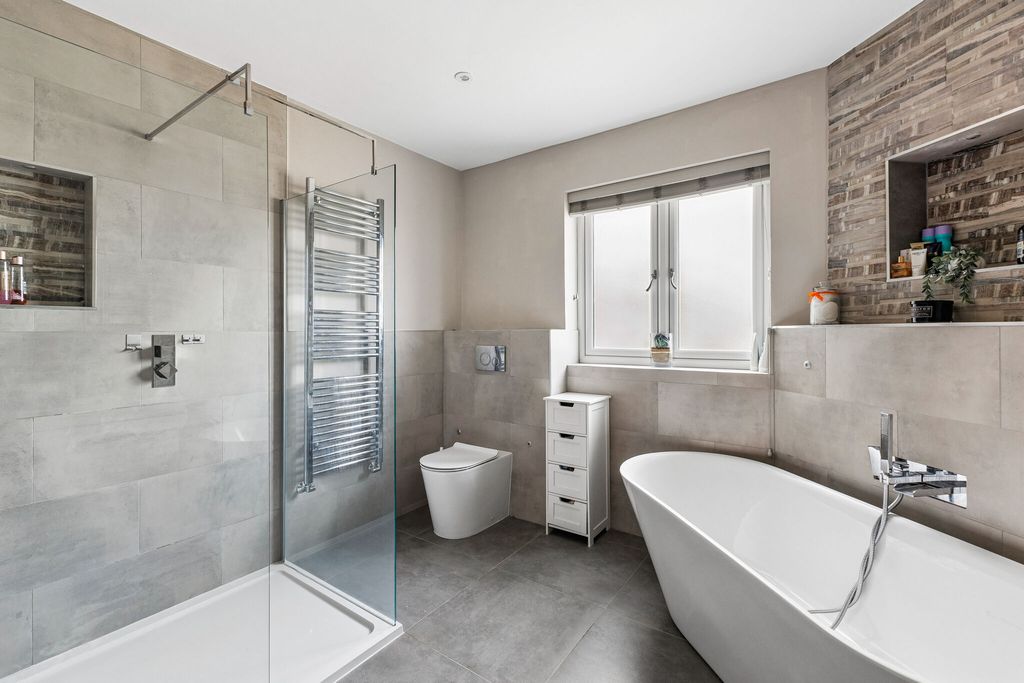 Additional image 13 of 5 bed detached house for saleCoach House Gardens, Fleet GU51