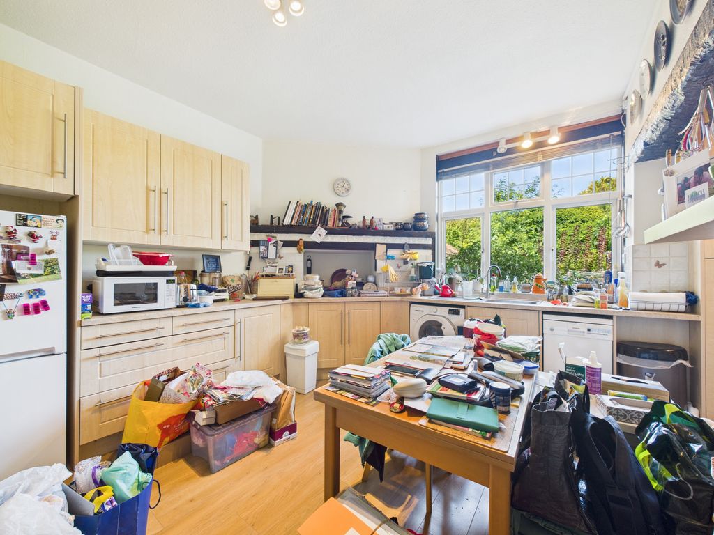 Property photo 3 of 24