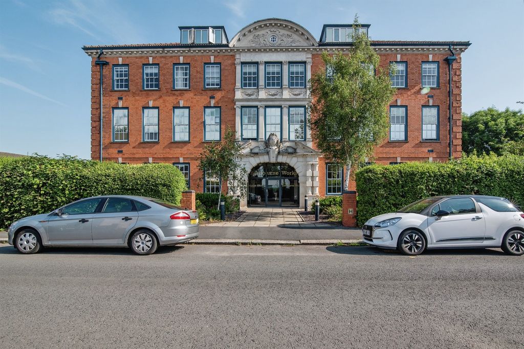 Property photo 1 of 9 Exterior