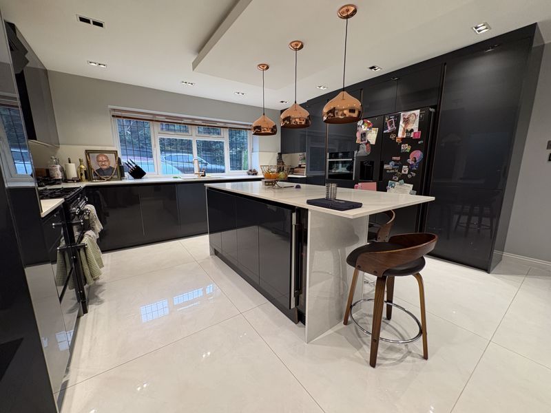 Property photo 3 of 15 Photo 2