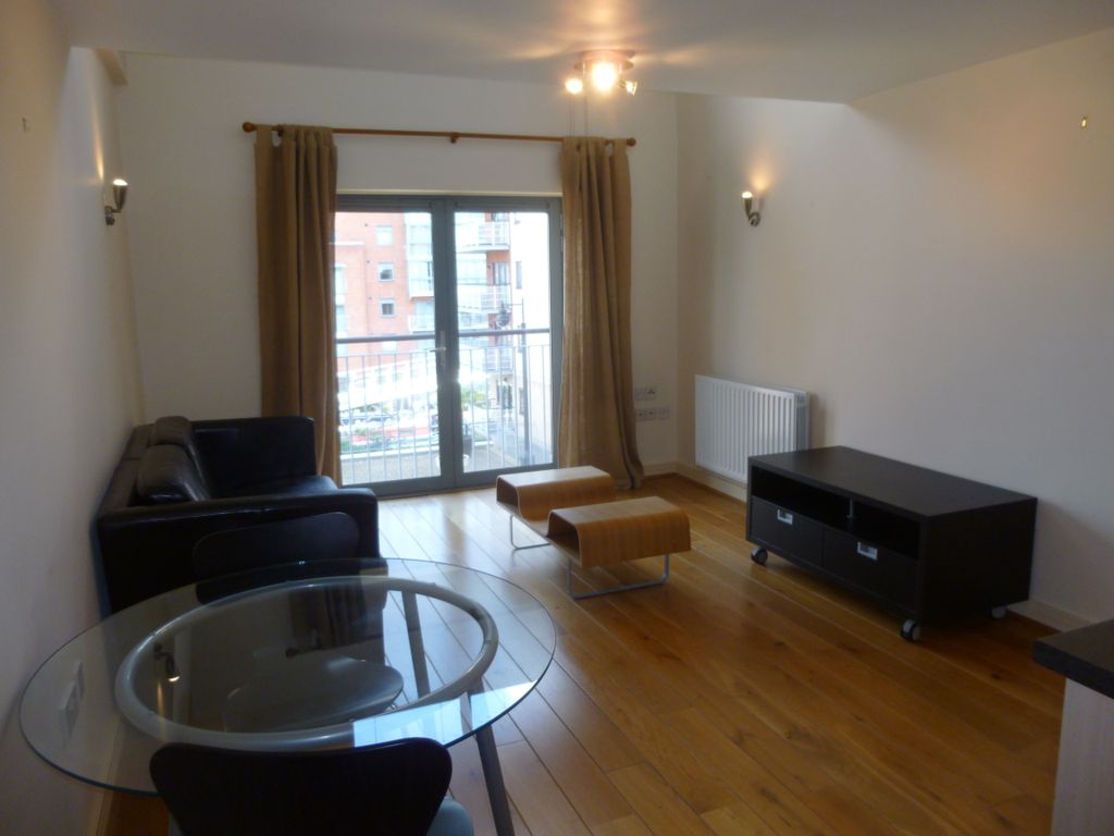 Property photo 3 of 6 Living Area