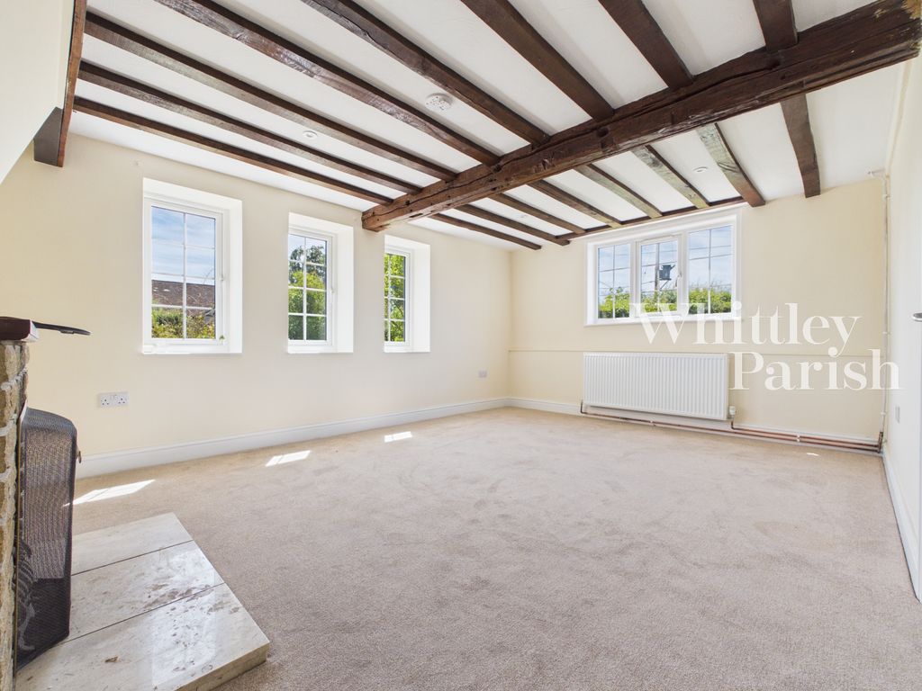 Property photo 3 of 26 Cam04332G0-Pr0811-Still014