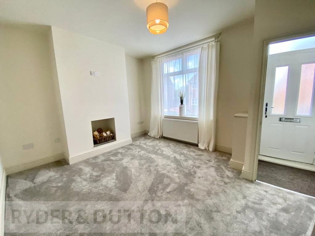 Property photo 2 of 22 Lounge