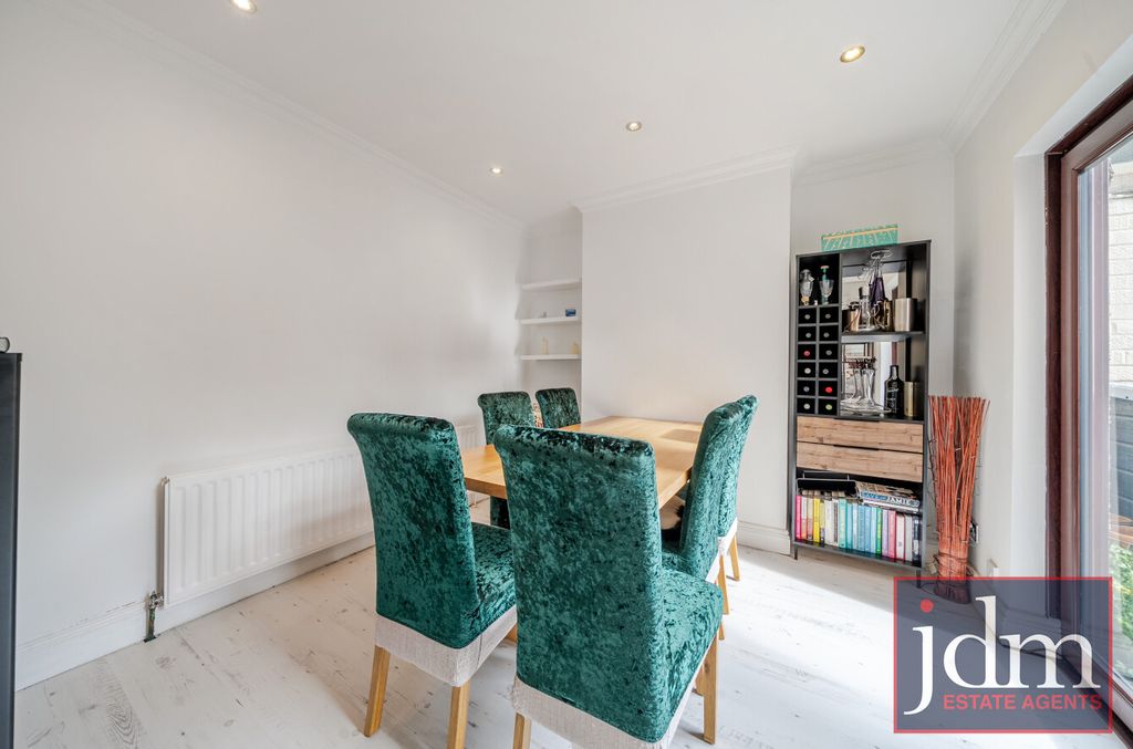 Property photo 3 of 9 Dining Room