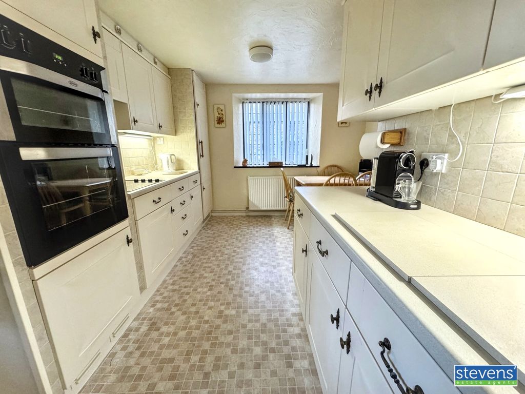 Property photo 2 of 32 Img_6844