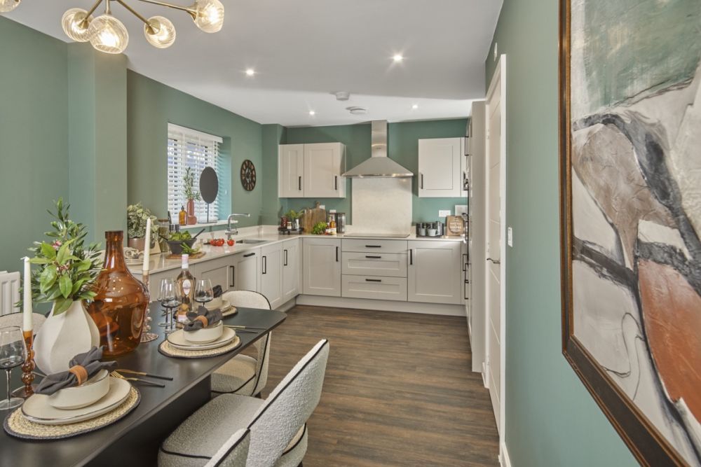 Property photo 1 of 8 Henley Gate Buckingham