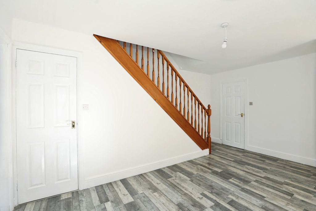 Property photo 2 of 11 Pbox-Img.Jpg