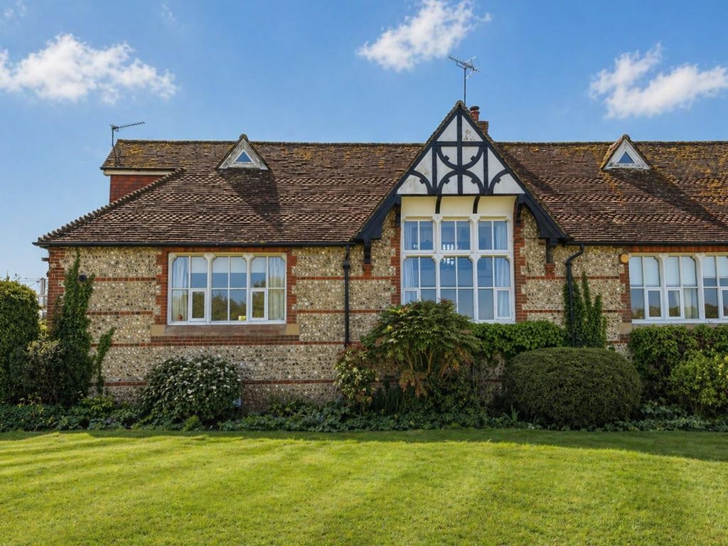 Property photo 1 of 21 0F1c3cd0-dc88-4649-8Ffb-Ccf1637E6B1F.Png