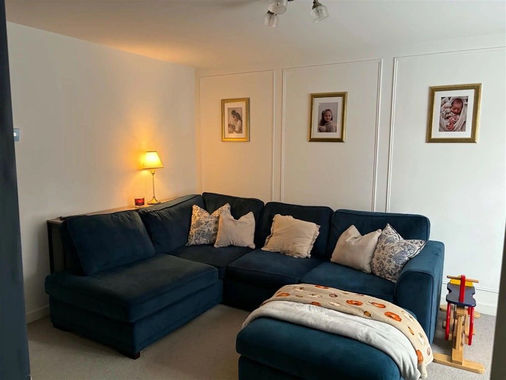 Property photo 2 of 15 Lounge 2
