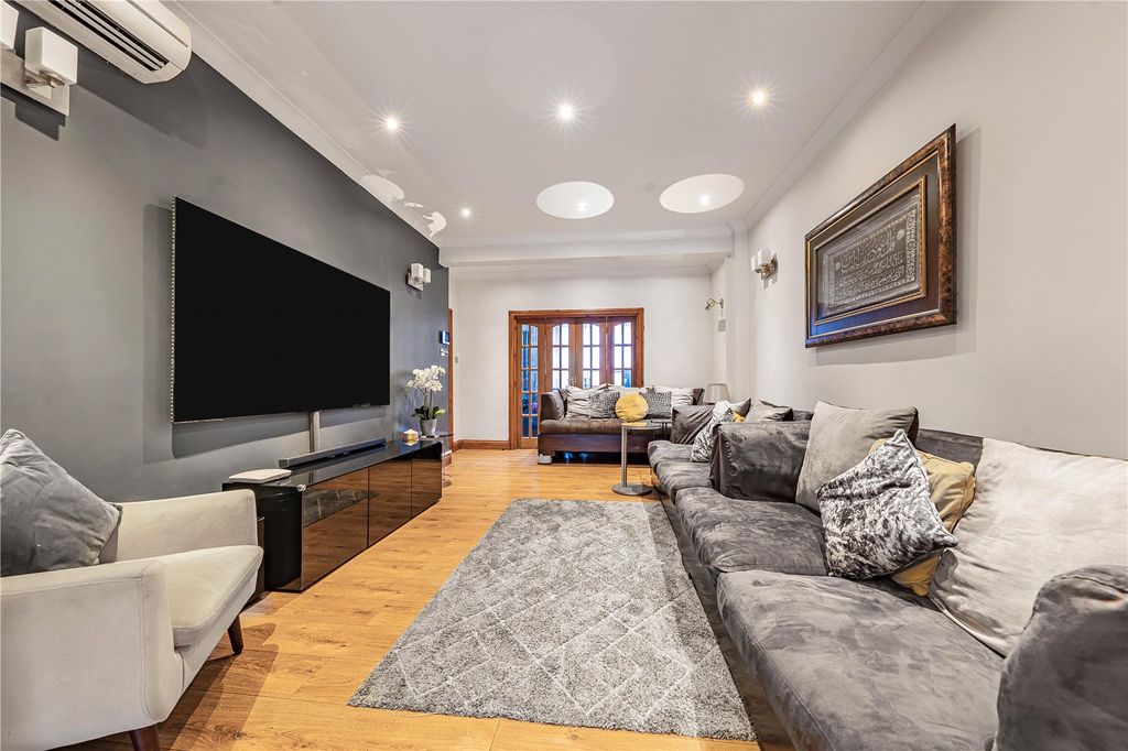 Property photo 3 of 18 Picture No. 18