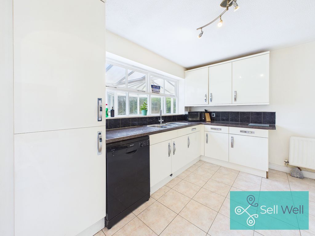 Property photo 2 of 40 Kitchen