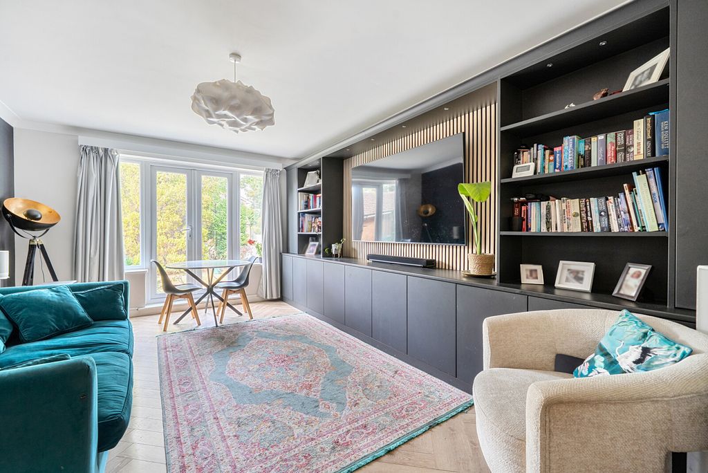 Property photo 3 of 12 1-6Aae51Eede64E-1...