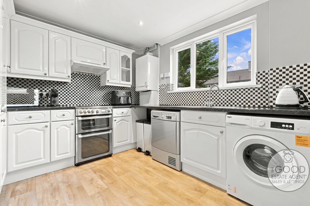 Property photo 2 of 22