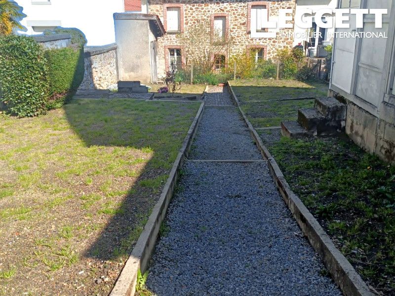 Property photo 2 of 6