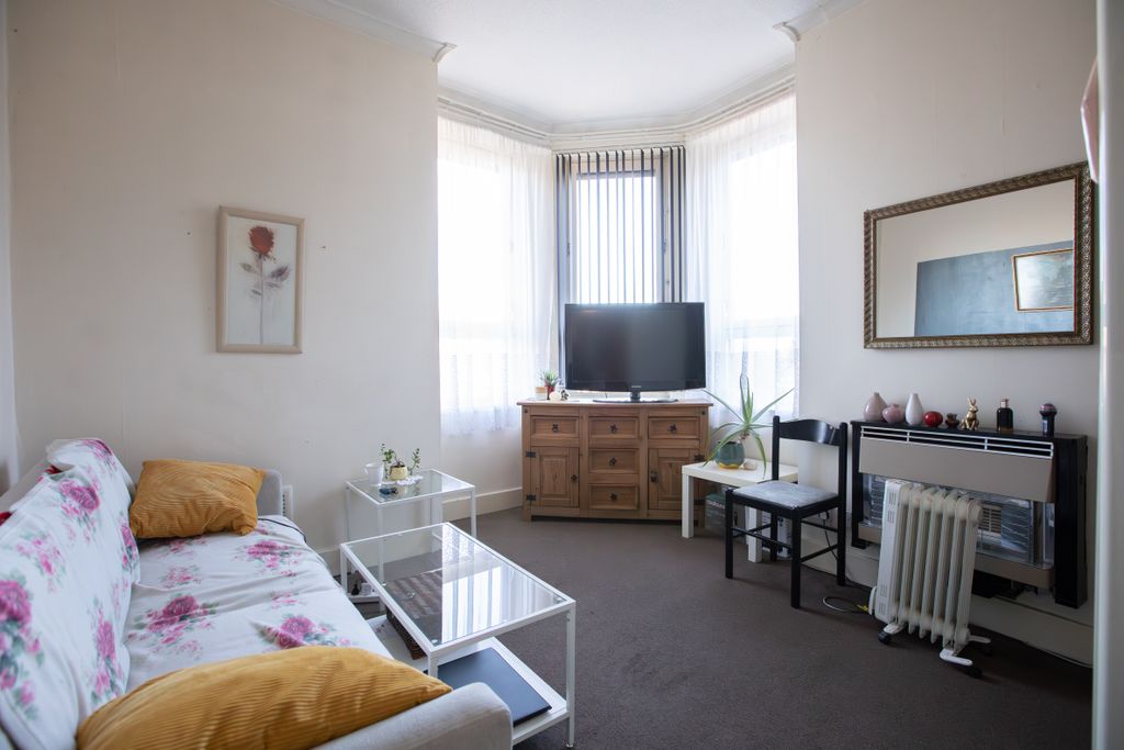 Property photo 2 of 30