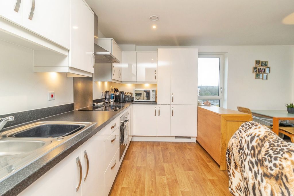 Property photo 3 of 20 Pbox-Img.Jpg