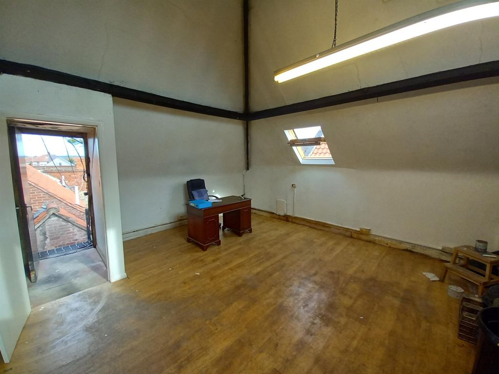 Property photo 3 of 9 Photo 2