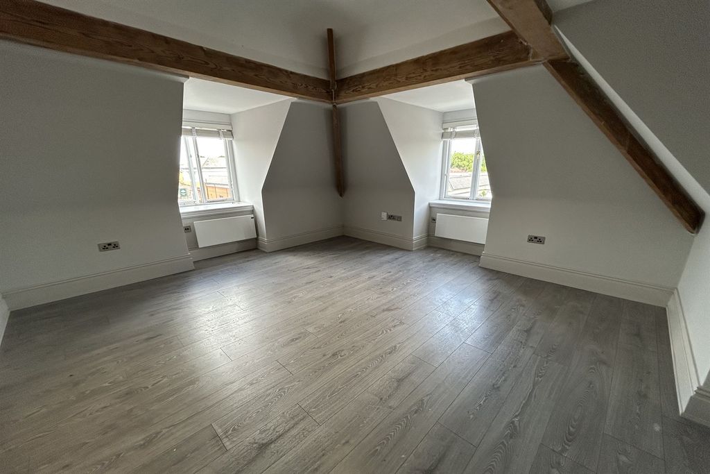 Property photo 1 of 5 (Main)