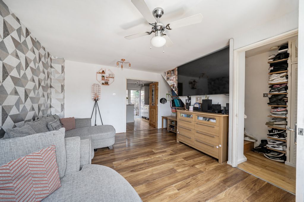 Property photo 2 of 14 149384812