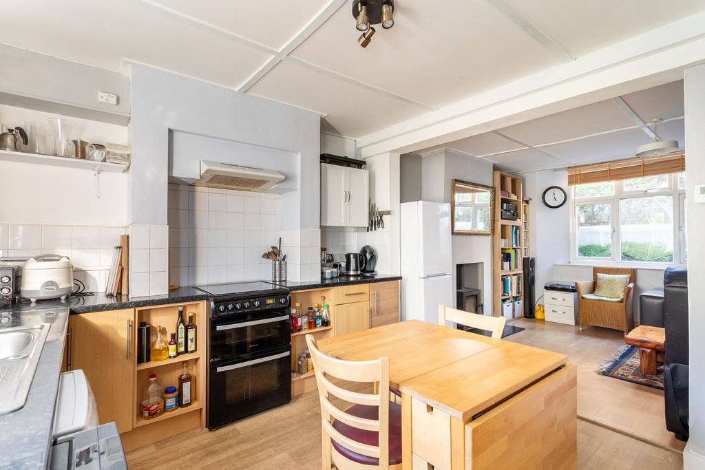 Property photo 2 of 18 Kitchen