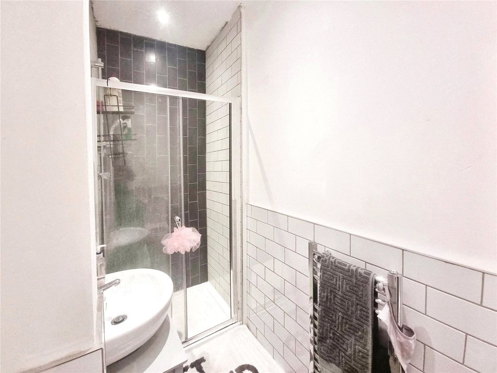 Property photo 3 of 5 Bathroom