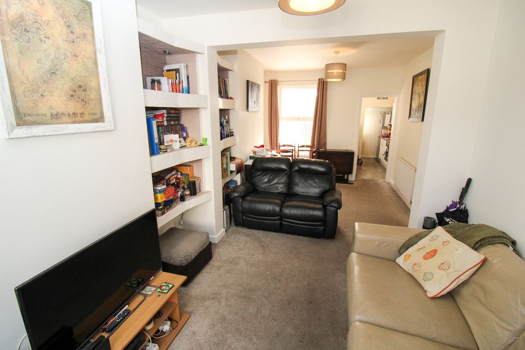 Property photo 3 of 16