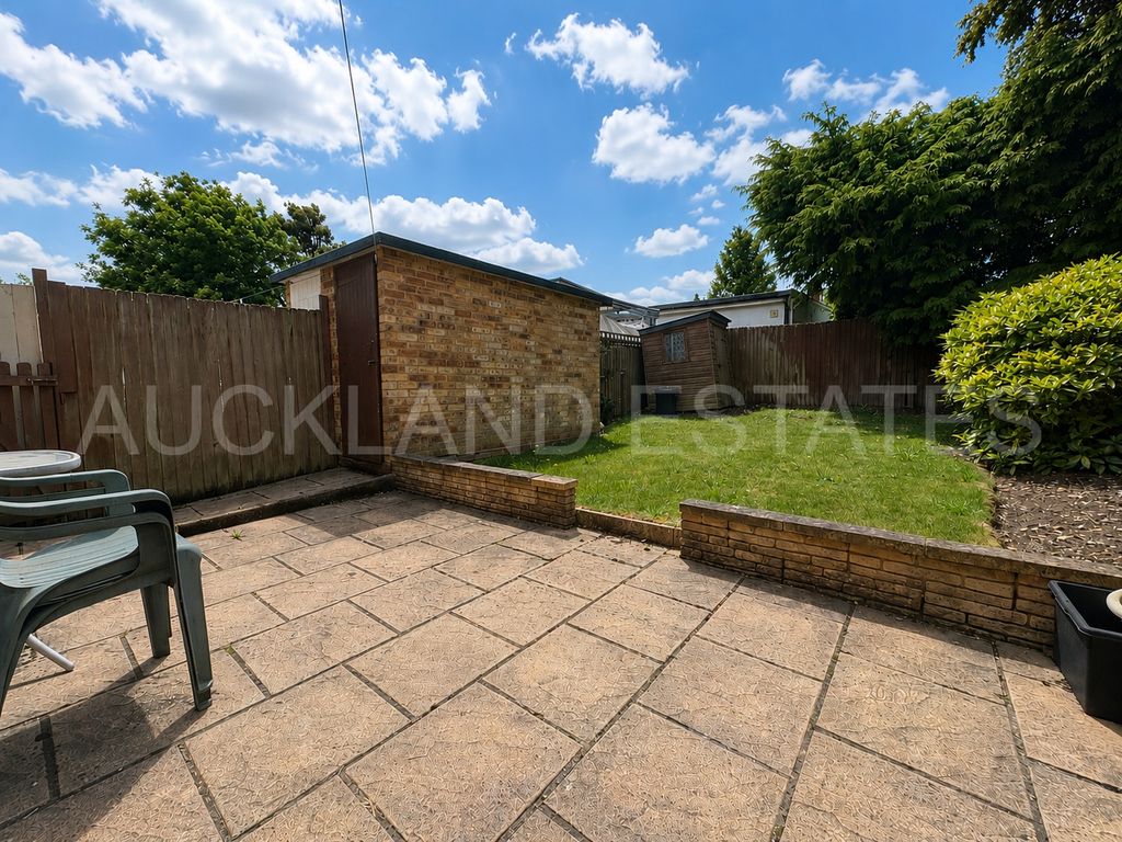 Property photo 2 of 14 Image00001