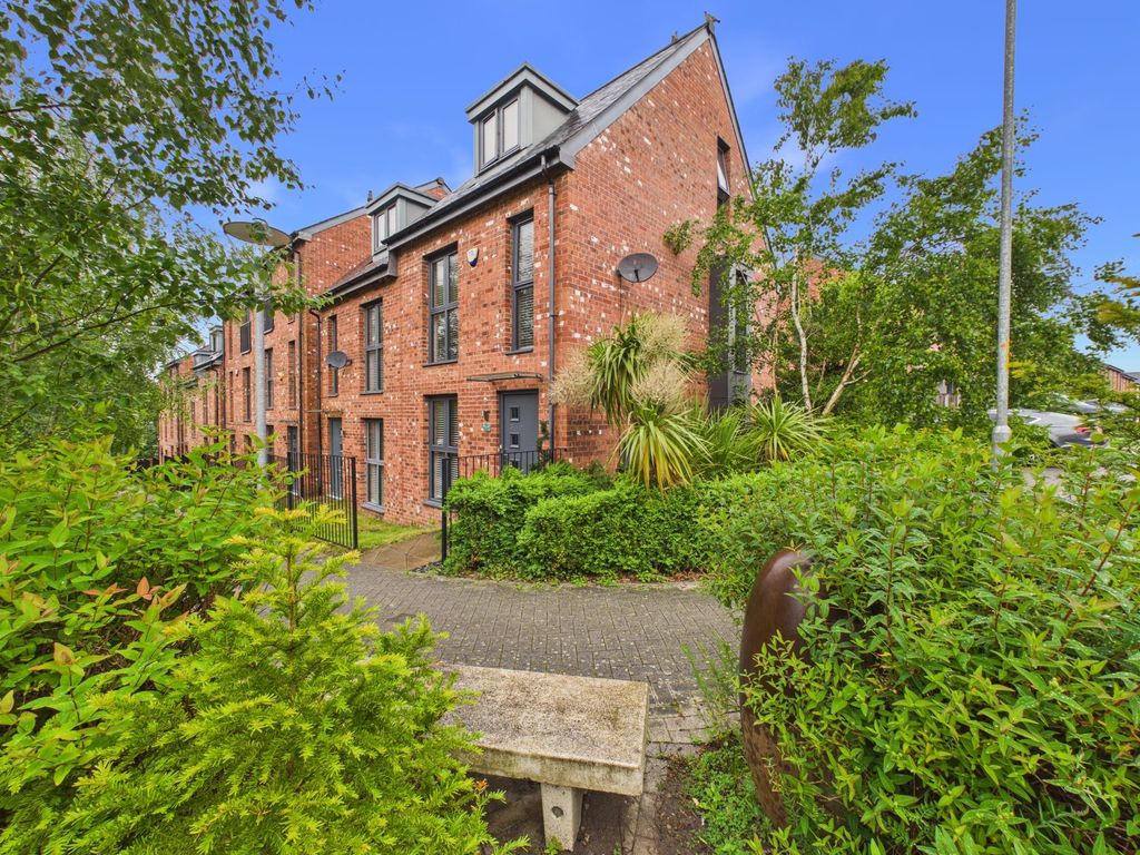 Property photo 1 of 14 External