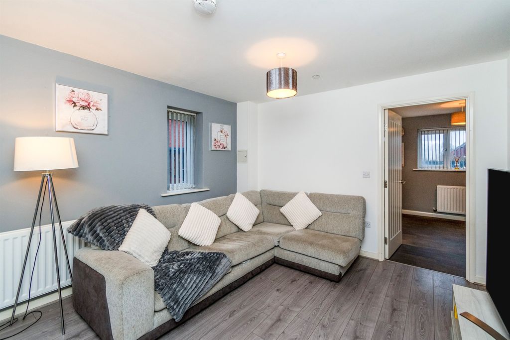 Property photo 3 of 15