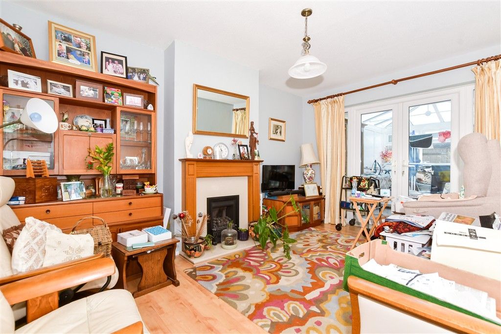 Property photo 3 of 10 Lounge