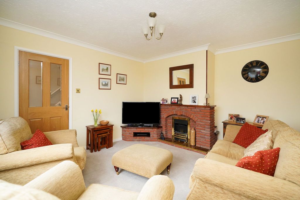 Property photo 2 of 20