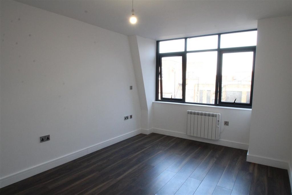 Property photo 3 of 5 Bedroom 1