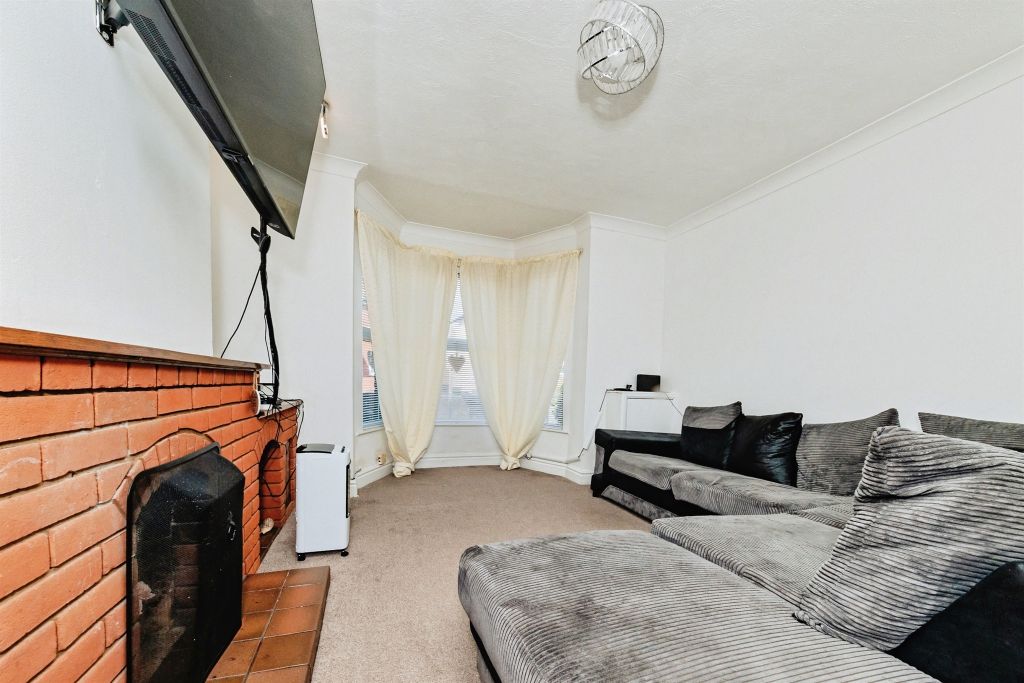 Property photo 3 of 12
