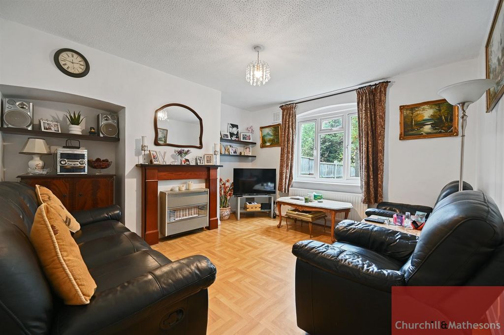 Property photo 3 of 13