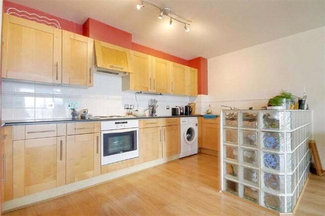 Property photo 2 of 9 Picture No. 15