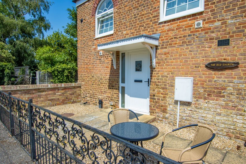 Property photo 2 of 15 5221194