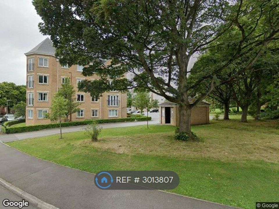 Property photo 1 of 9 2 Beds Flat In Outstanding Location