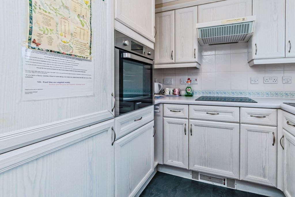 Property photo 3 of 16 Photo