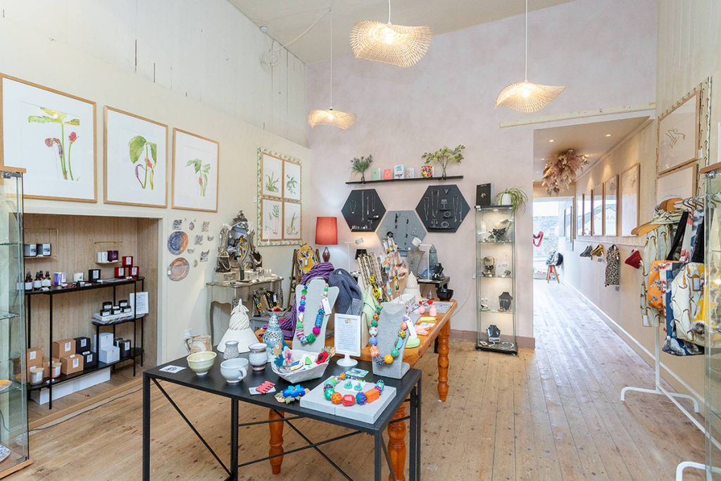 Property photo 3 of 11